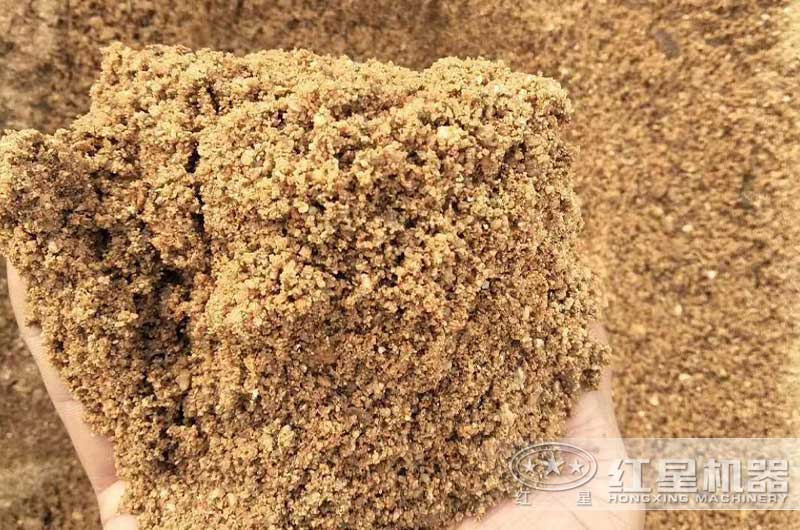 鵝卵石制成的機(jī)制砂，比天然砂還好用