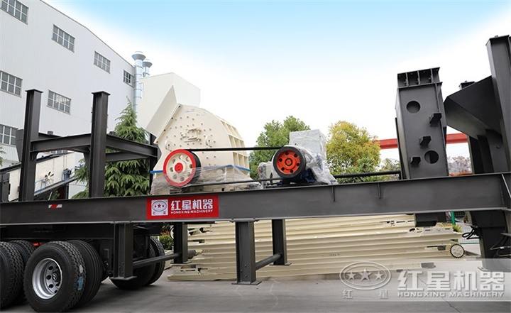車載碎石機發(fā)貨現場